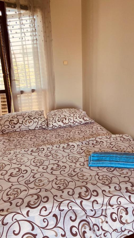 Garden view guestroom Podgorica Buitenkant foto